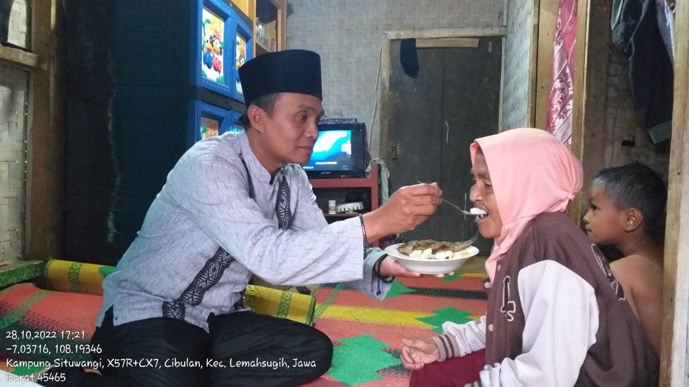 Pemberian Permakanan Lansia 