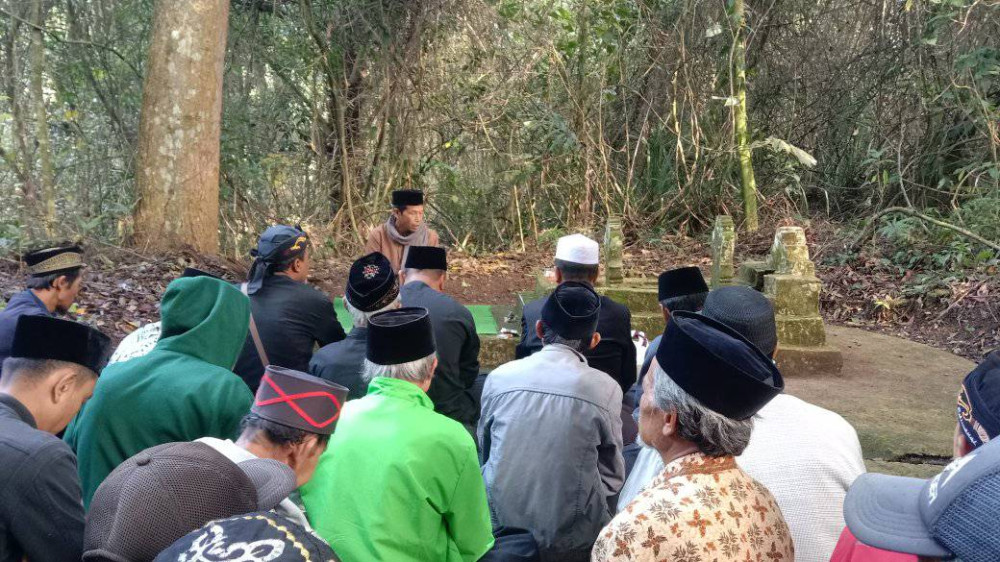 Buku Tahun (Sejarah Desa Cibulan)