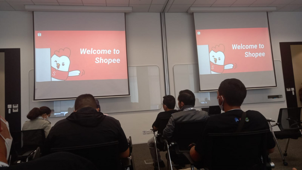 KUNJUNGAN KE KANTOR SHOPEE JAKARTA CHAMPION DESA CIBULAN