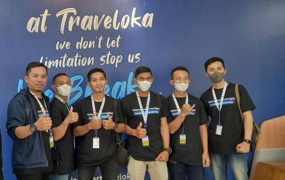 KUNJUNGAN KE KANTOR TRAVELOKA DARI CHAMPION DESA CIBULAN